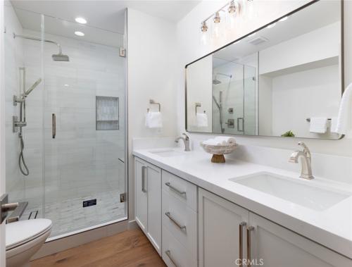 Bedroom bath